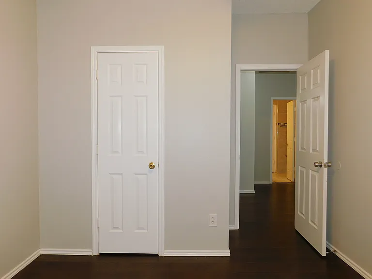 1648 Crown Point Dr — Photo 16