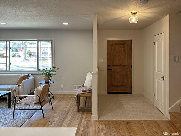 3rd image of 10546 Lipan Street