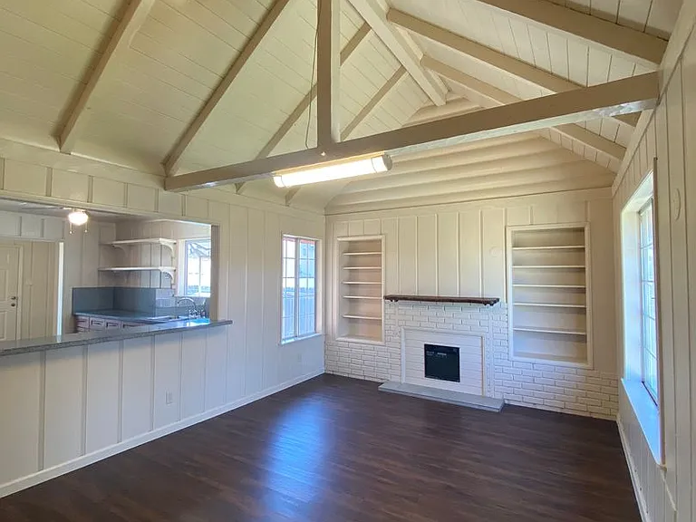 120 W Mountain View St — Photo 3
