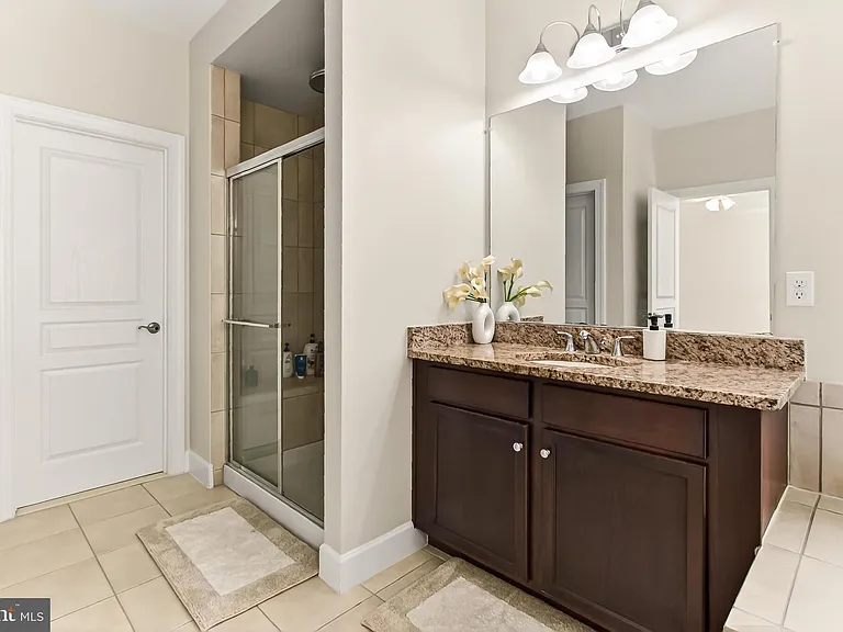 8901 Hargrove Ct — Photo 30