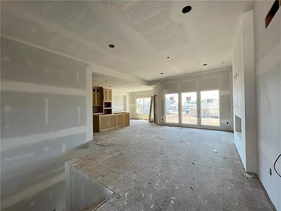 2nd image of 1809 Foxtail Dr