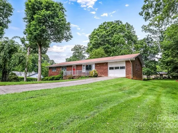 20 Ashcroft Rd, Arden, NC 28704