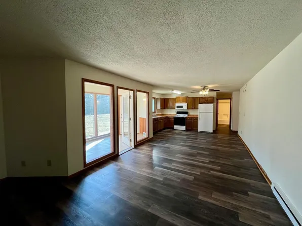 2 bed, 1.0 bath, 1000 sqft, $1,475, 149517-149515 Wineberry Ln, Wausau, WI 54401