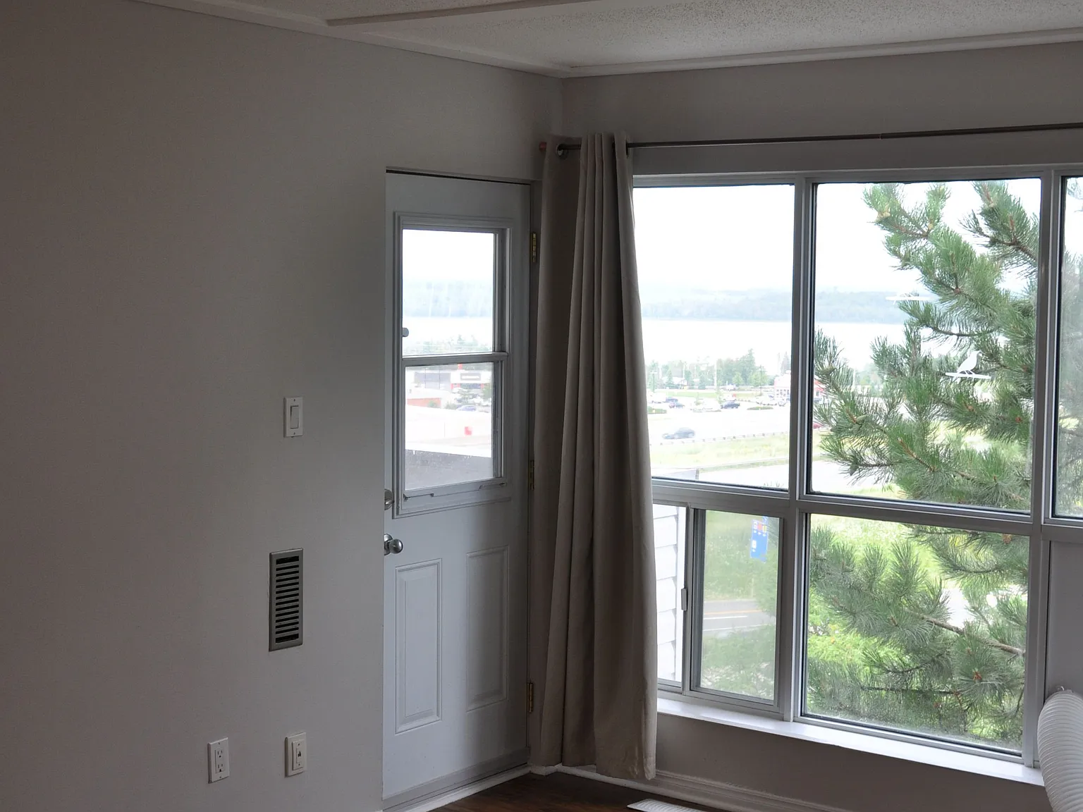 2 bed, $1,900 — Photo 3