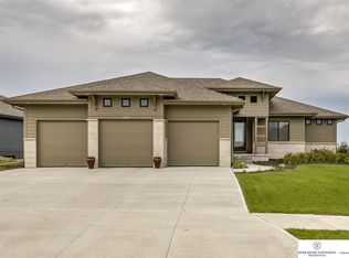 18929 Sahler St, Elkhorn, NE 68022