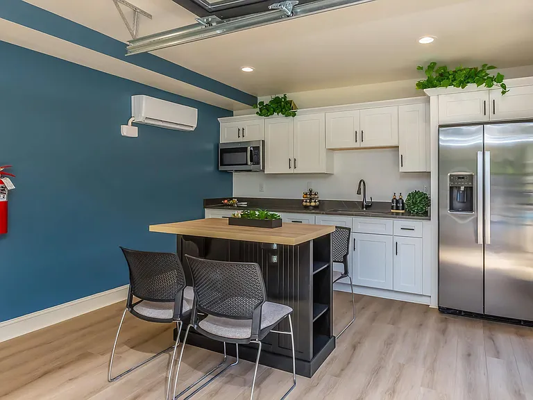 Brighton Valley Apts — Photo 80