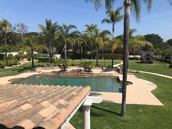 5th image of 819 Corte La Cienaga