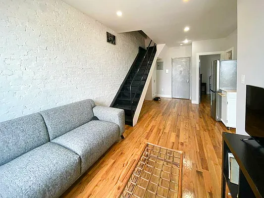 Rented by MySpaceNYC | media 18
