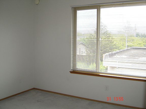 5th image of 480 S Oak Harbor St APT B104