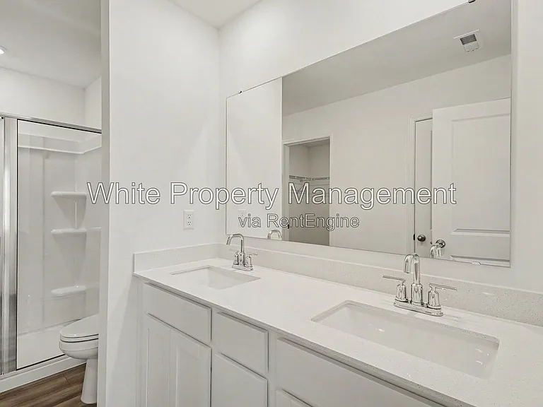 313 W 18th St — Photo 18