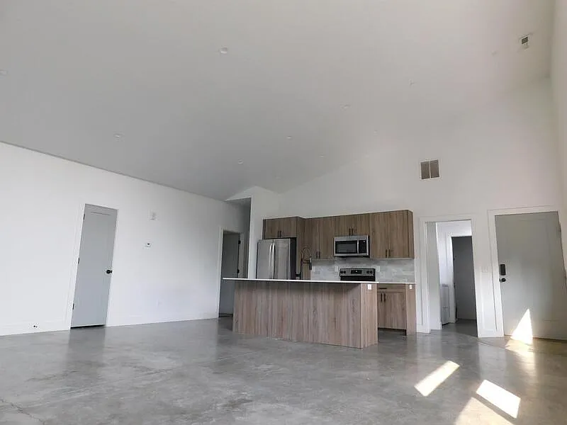 Building Photo - 3359 S 900 E #201