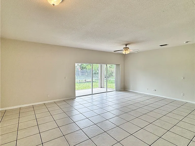 530 Kilgour Ave — Photo 9