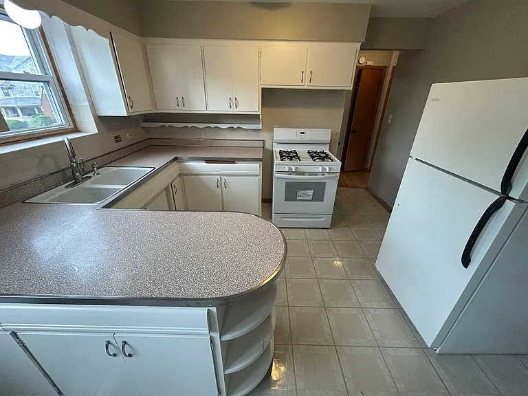 3522 South Oak Park Avenue — Photo 1