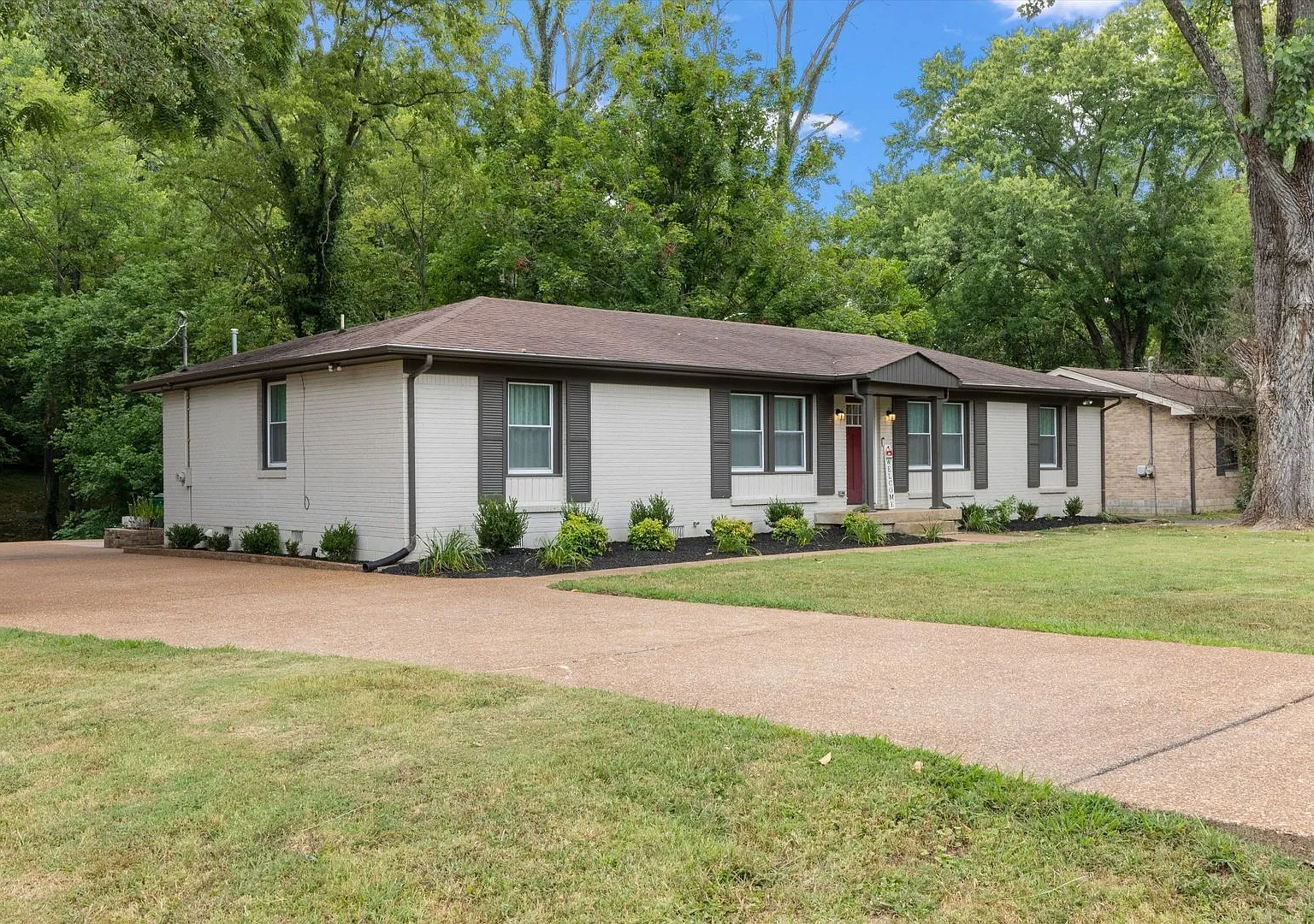 4 Bedroom Ranch — Photo 3