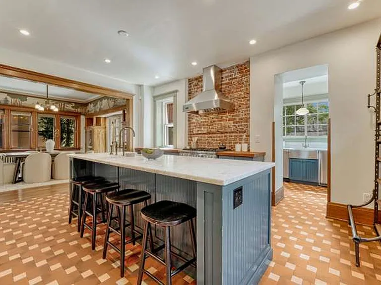 777 N Williams St — Photo 34