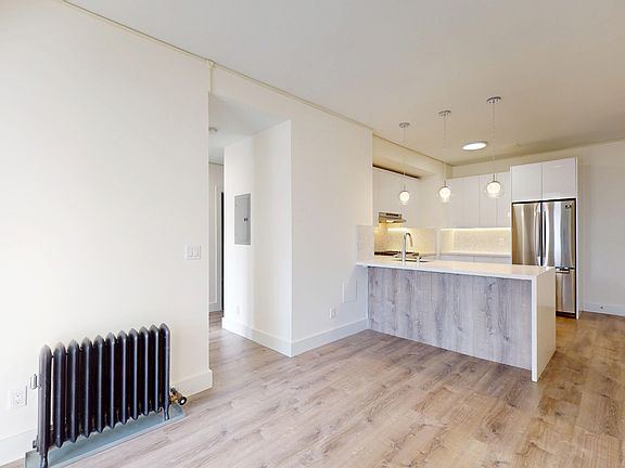 4th image of 1801 California St #305