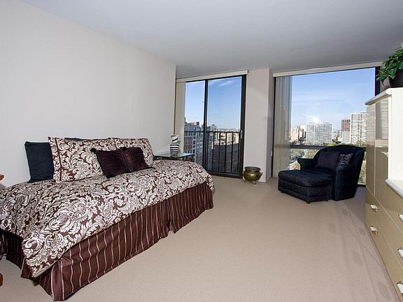 5th image of 345 W Fullerton Pkwy APT 2301