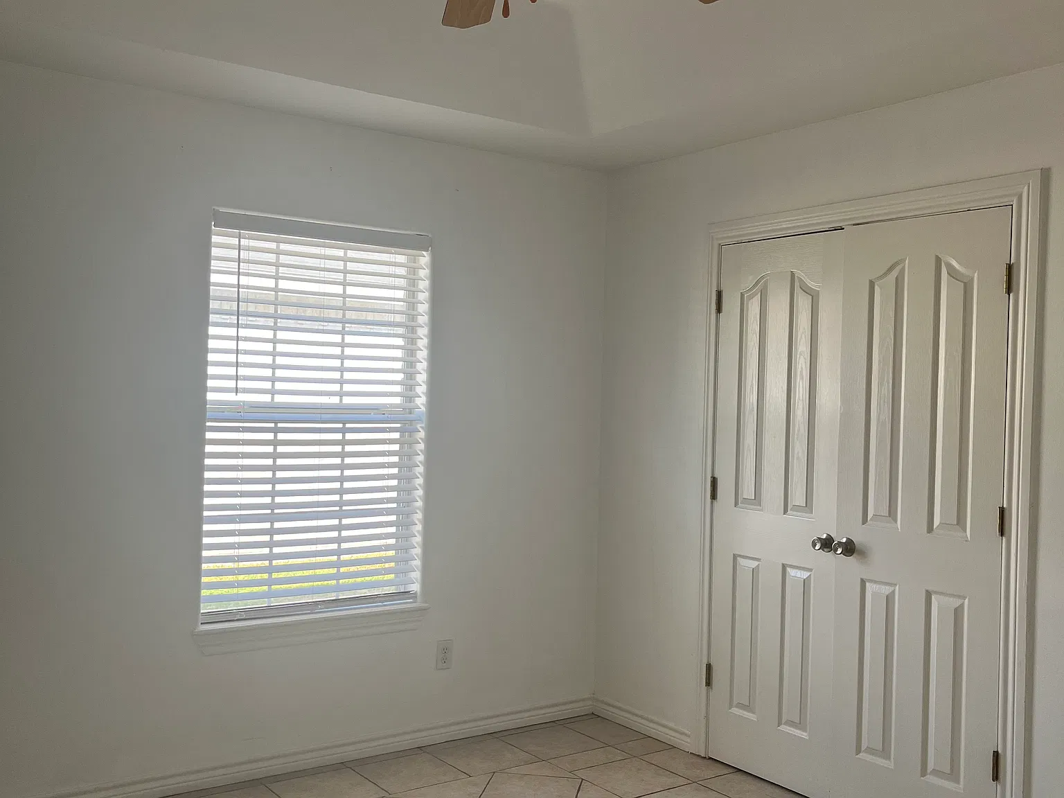 2 bed, 950 sqft, $800 — Photo 3