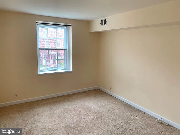 3007 S Buchanan St #B2 — Photo 14