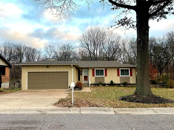 3 Paradise Ln, Washington, MO 63090