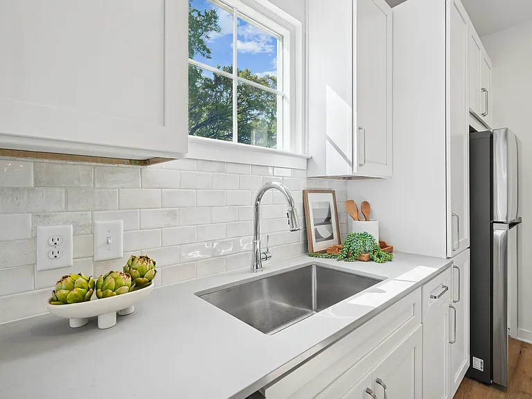 Hamlet Maybank - Homes & Townhomes for Rent — Photo 19