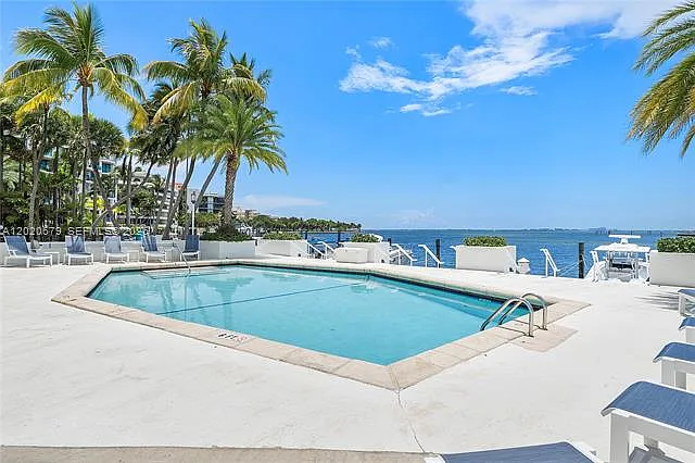 1600 S Bayshore Ln #6A — Photo 20