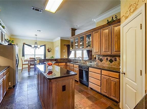 5th image of 8520 Layna Ct