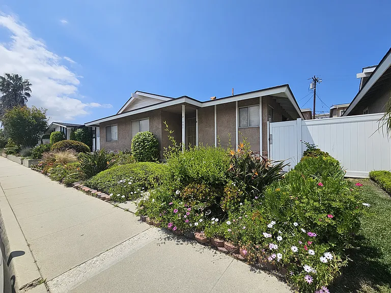 21007 Ladeene Ave #C — Photo 1