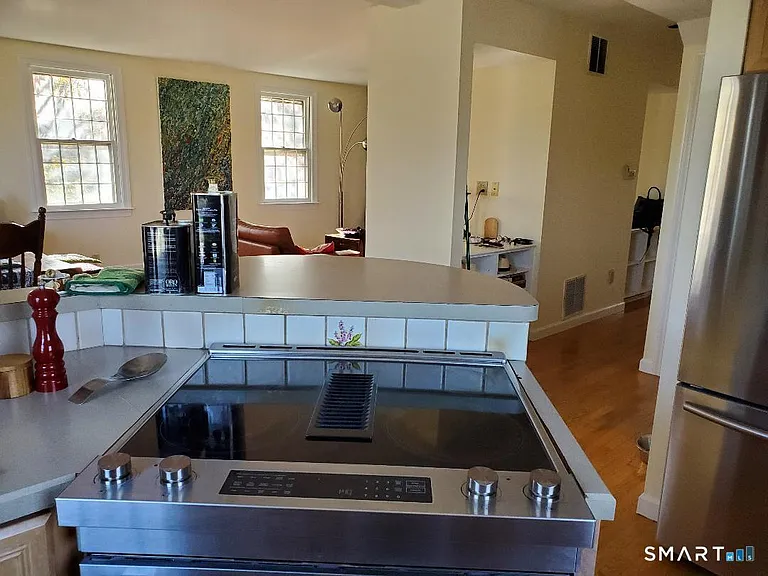 19 Grand Ave — Photo 16