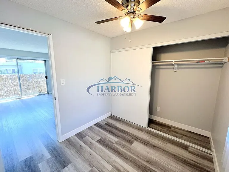 2315 S Grand Ave #12 — Photo 11