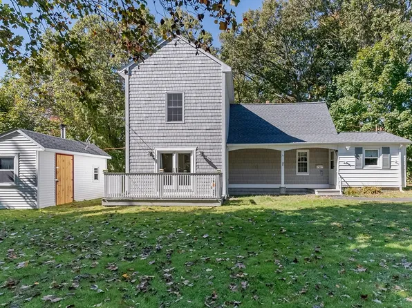 37 Henri St, Somerset, MA 02726