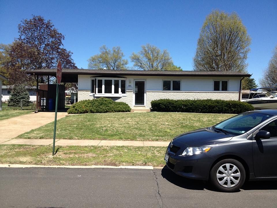 1st image of 685 Madison Ln