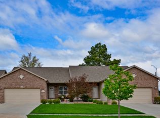 8162 Regent Dr, Lincoln, NE 68507