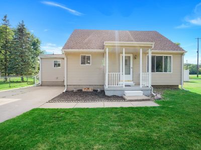 1310 Calvin Dr, Burton, MI, 48509