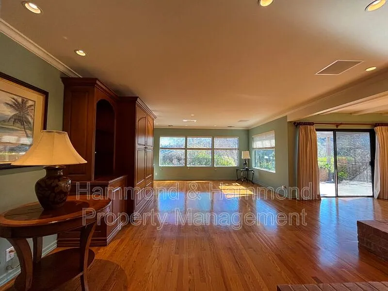 2 bed, 2.0 bath, 1783 sqft, $6,195 — Photo 3