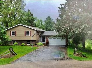 N8439 Golf View Ter, Beaver Dam, WI 53916