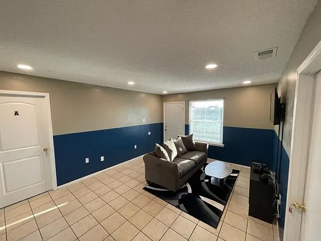 Building Photo - 8506 Leake Ave #D