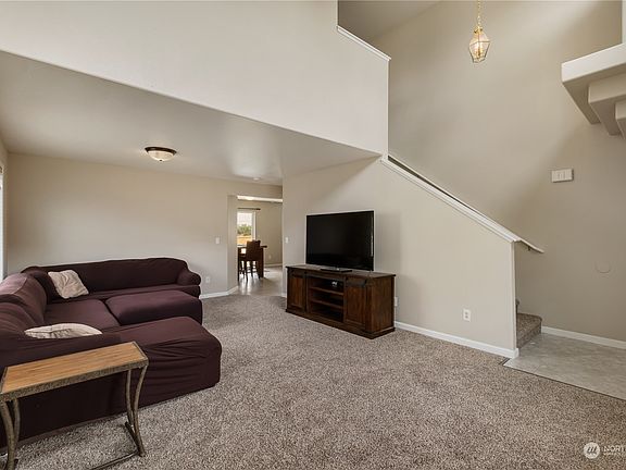 5th image of 1615 199th Street Ct E