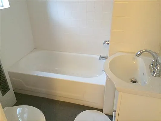 Rented by David Francis New York LLC | media 14