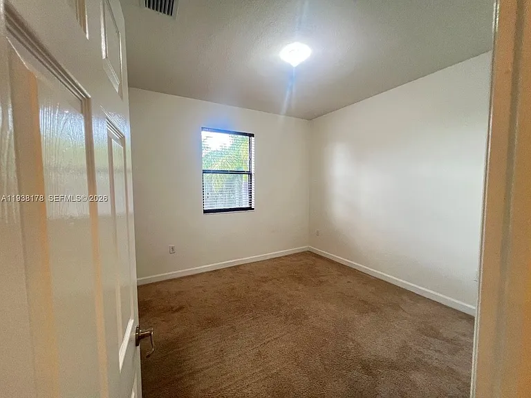 191 SE 35th Ave — Photo 34