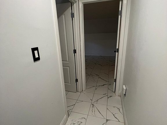 4th image of 374 Crystal Ave