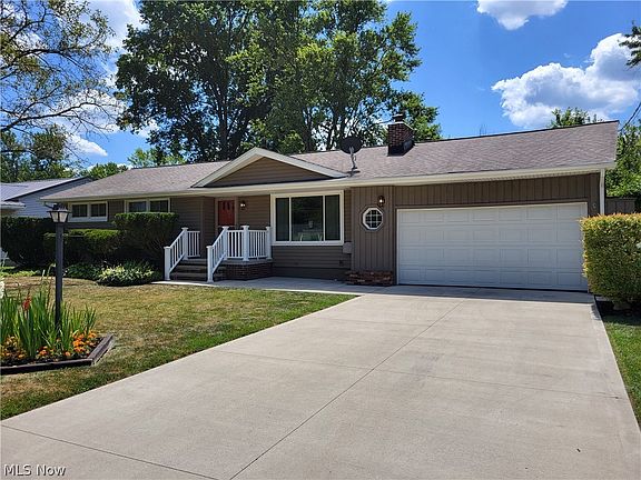 2nd image of 39631 Carol Ln