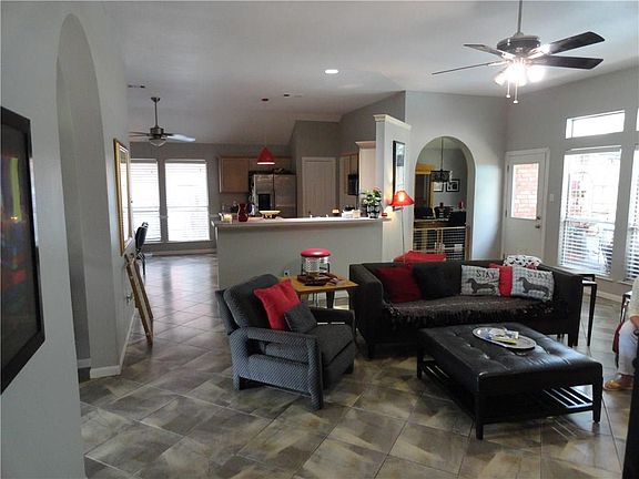 4th image of 905 Tennison Dr