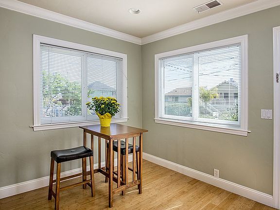 490 Monroe front room