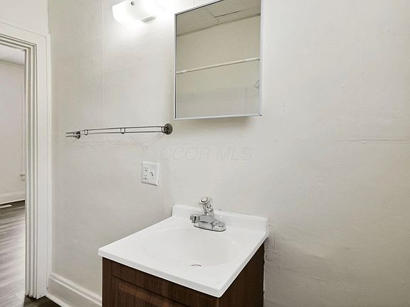 2nd image of 52 N Yale Ave #52