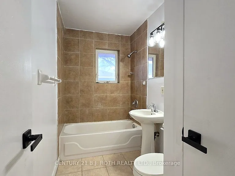 41 Bayview Dr #UPPER — Photo 21