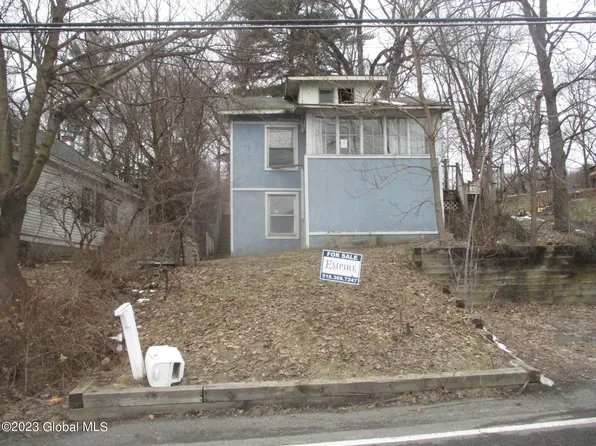 16 Boght Road, Watervliet, NY 12189