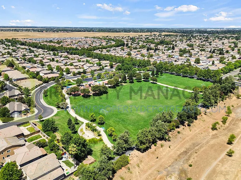 5501 Mezereon Ln — Photo 45