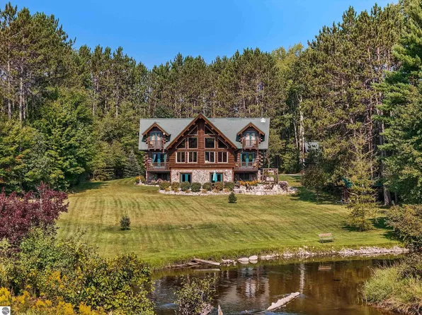 3900 E Meyering Rd, Mc Bain, MI 49657