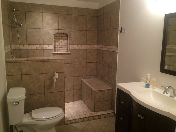 3rd image of 208 Elmwood Dr